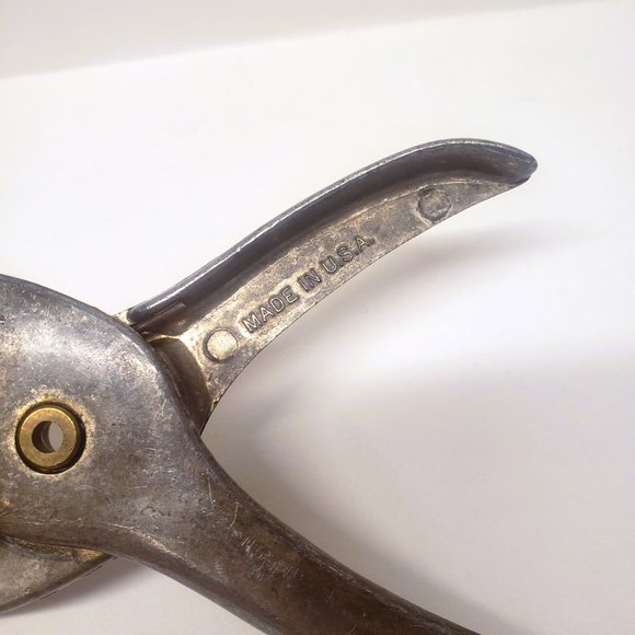 Vintage Irvin Ware Hand Held Citrus Juicer Lemon Squeezer Aluminum Made in USA - Picture 3 of 8